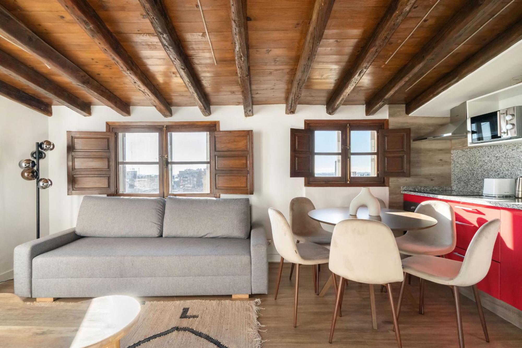 Atico Con Terraza En Lavapies Alquiler Temporal Leilighet Madrid Eksteriør bilde