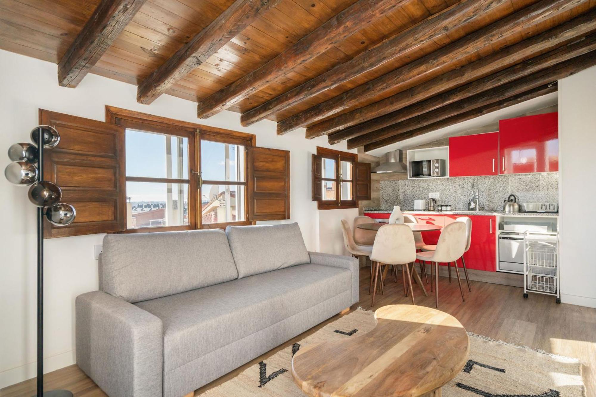 Atico Con Terraza En Lavapies Alquiler Temporal Leilighet Madrid Eksteriør bilde