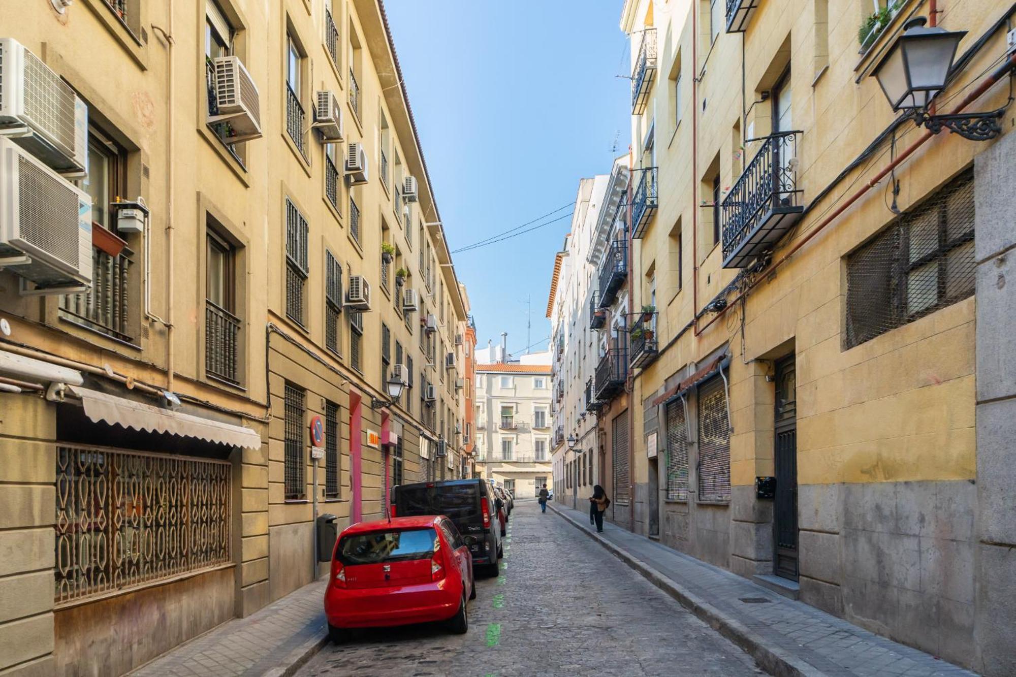Atico Con Terraza En Lavapies Alquiler Temporal Leilighet Madrid Eksteriør bilde
